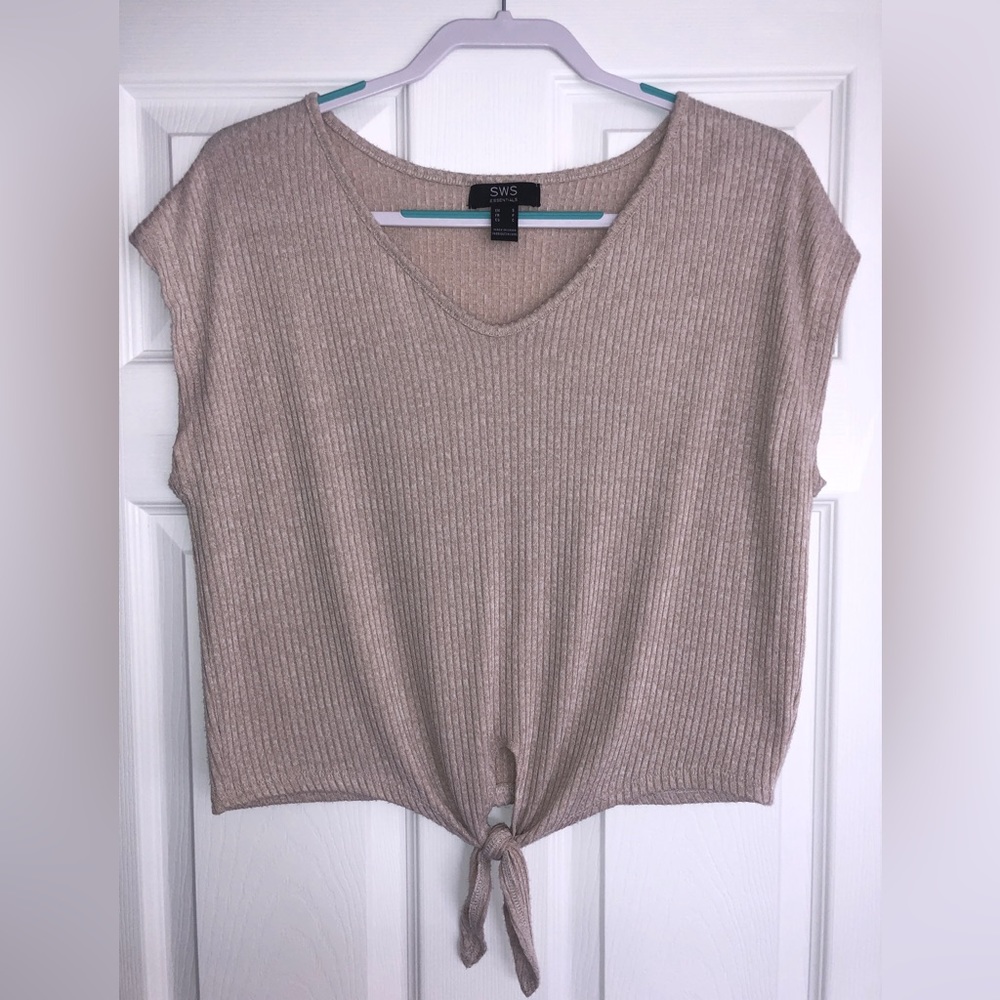 Two Flowy Tops - Picture 2 of 5